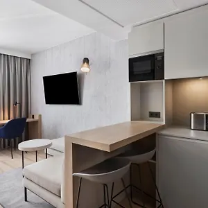 By Marriott East Wien