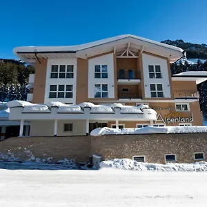 https://hotel-garni-alpenland-ischgl.ischgl-hotels.net