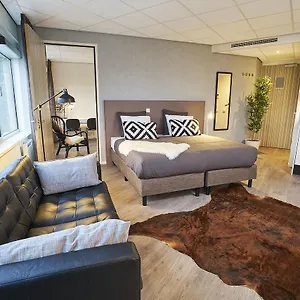 https://amrath-apart-hotel-schiphol-badhoevedorp.amsterdamhotelsnl.com