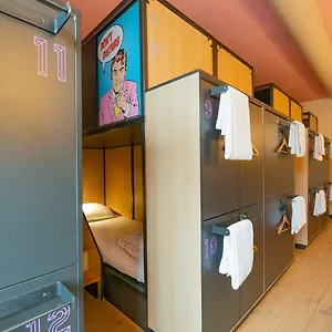 https://sparks-hostel.amsterdamhotelsnl.com