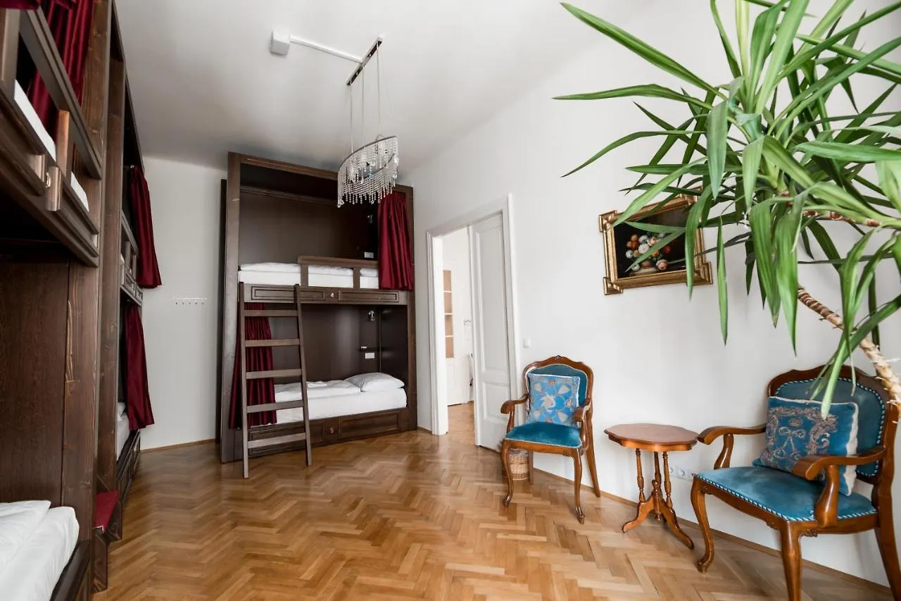 Vienna Boutique - Premium Hostel