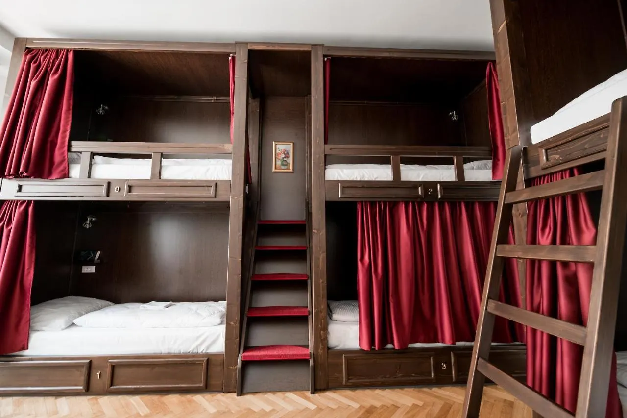 Vienna Boutique - Premium Hostel